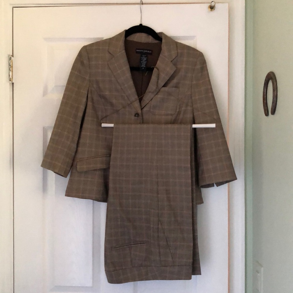 Suit worn 2x for interviews
